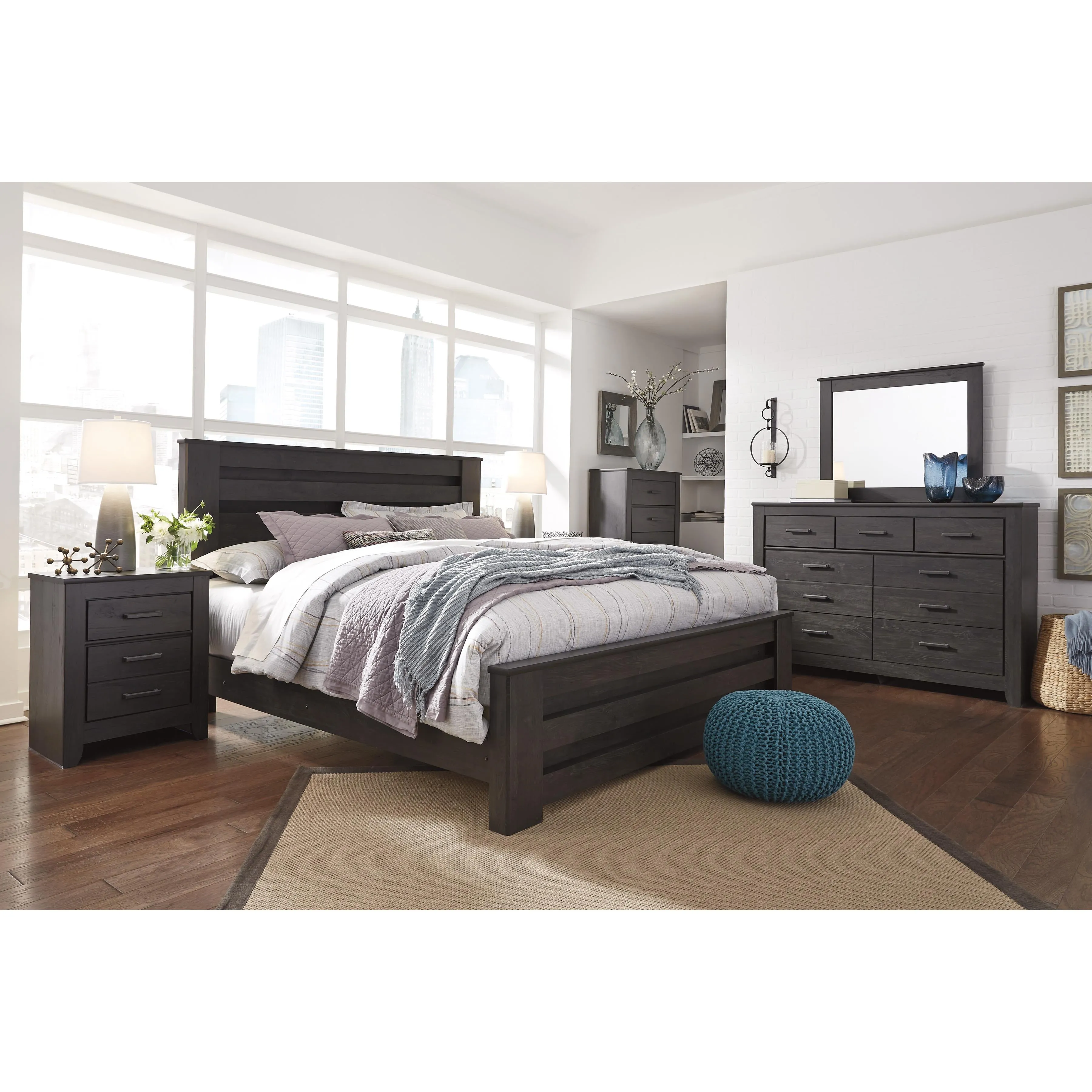 Signature Design by Ashley Brinxton 7-Drawer Dresser with Mirror B249-31/B249-36
